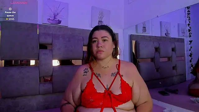 cat violet  online show from 03/05/26, 02:13