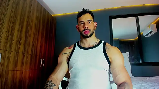 massimo visconti online show from 04/08/26, 02:00