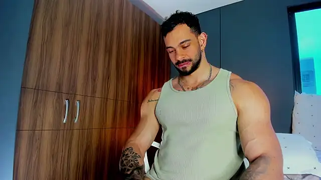 massimo visconti online show from 04/10/26, 04:23