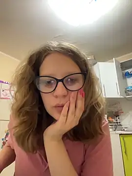 Snapshot of Luminosa chatting on 03/02/26, 07:10 Luminosa online show from 03/02/26, 07:10