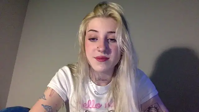 Snapshot of EmmyWet chatting on 02/27/26, 08:20 EmmyWet online show from 02/27/26, 08:20