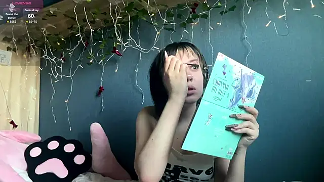 AueshaSimon online show from 04/04/26, 04:11