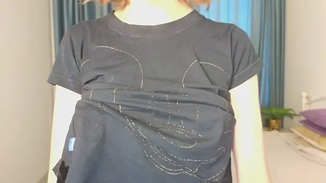 MollySally online show from 06/25/26, 05:12