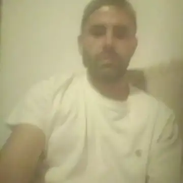Snapshot of eze_pg chatting on 03/27/26, 01:44 eze pg online show from 03/27/26, 01:44