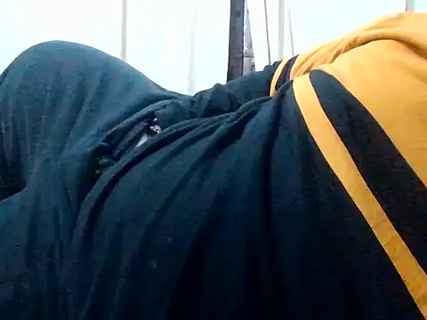 Huskyboss online show from 03/25/26, 04:24