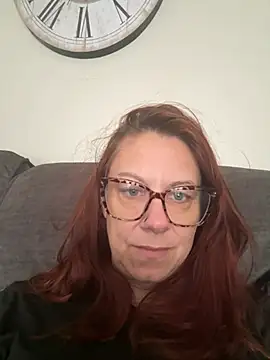 Snapshot of Cara-CurvyUK chatting on 03/03/26, 12:33 Cara-CurvyUK online show from 03/03/26, 12:33