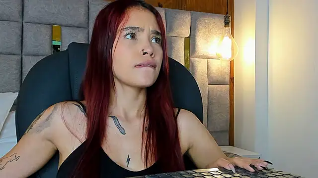 Snapshot of camilaa_smith_ chatting on 02/27/26, 08:53 camilaa smith online show from 02/27/26, 08:53