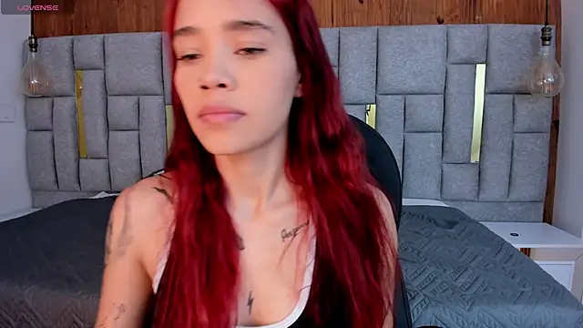 Snapshot of camilaa_smith_ chatting on 03/01/26, 08:00 camilaa smith online show from 03/01/26, 08:00