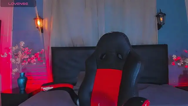 Roxy alexa online show from 03/27/26, 03:34