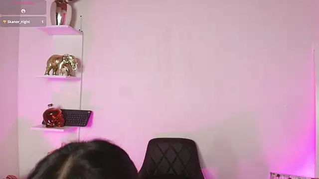 ema parkerr online show from 03/29/26, 10:21