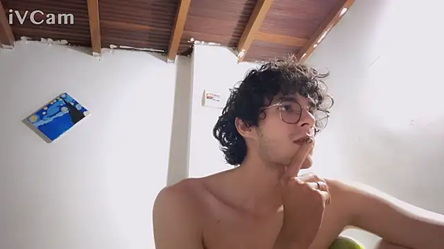 Snapshot of Danandrouse chatting on 03/18/26, 01:53 Danandrouse online show from 03/18/26, 01:53