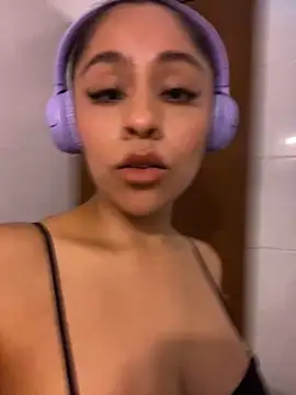 Snapshot of xophierz chatting on 02/27/26, 05:13 xophierz online show from 02/27/26, 05:13