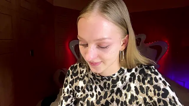 Anika Socutehe online show from 03/30/26, 04:52