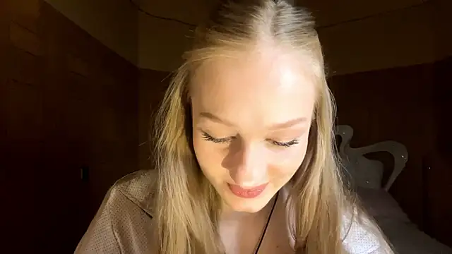 Anika Socutehe online show from 04/20/26, 09:38