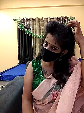 Snapshot of Tinaa_baby chatting on 05/03/26, 10:10 Tinaa baby online show from 05/03/26, 10:10