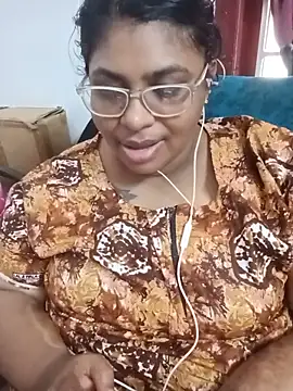 Snapshot of deepika-mallus chatting on 05/17/26, 08:23 deepika-mallus online show from 05/17/26, 08:23