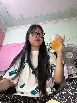 Leeeeiu online show from 03/29/26, 03:12