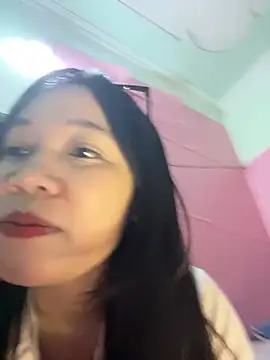 Leeeeiu online show from 04/23/26, 03:14