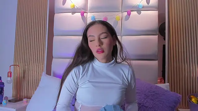 Megaan Rousee online show from 04/03/26, 11:52