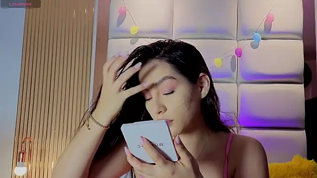 Megaan Rousee online show from 04/23/26, 12:04