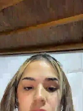 Snapshot of Sara__sweett chatting on 03/29/26, 02:55 Sara sweett online show from 03/29/26, 02:55