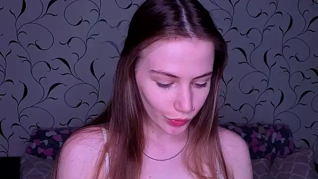 Luxwyverna online show from 05/18/26, 02:01