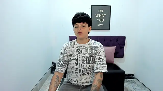 TomBoy Natali online show from 04/18/26, 07:07