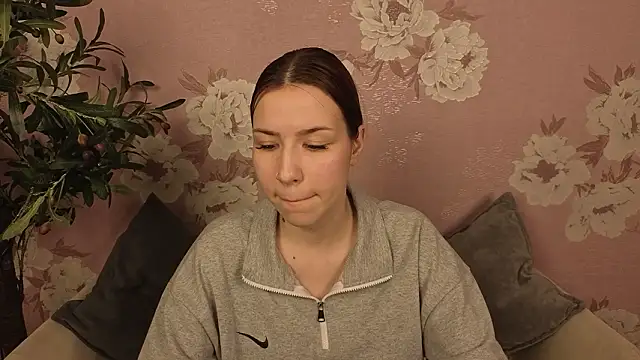 Snapshot of AleshiaFontes chatting on 03/03/26, 11:49 AleshiaFontes online show from 03/03/26, 11:49