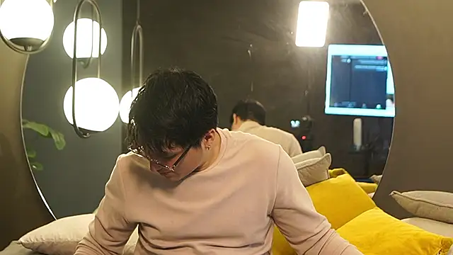 Mia and Belmonth online show from 03/24/26, 06:35