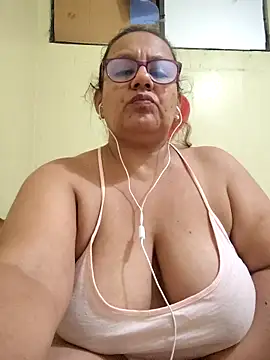 Roxy 77 online show from 02/28/26, 06:36