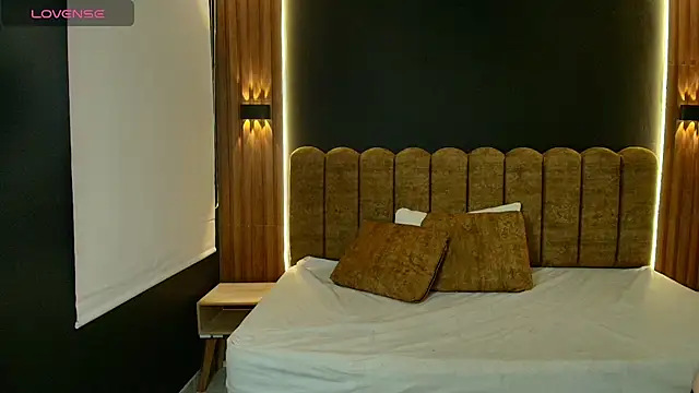 AmbarLee  online show from 03/29/26, 12:05