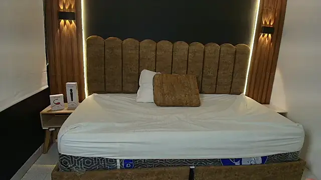 AmbarLee  online show from 04/05/26, 12:13