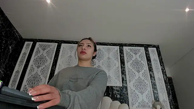 AngelinaAustin online show from 04/30/26, 01:06