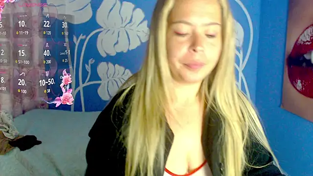 Snapshot of CamilleRouge chatting on 03/02/26, 10:11 CamilleRouge online show from 03/02/26, 10:11