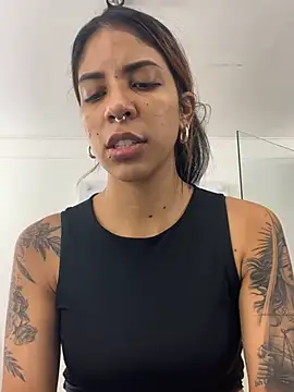 VioletaHills  online show from 07/04/26, 12:22