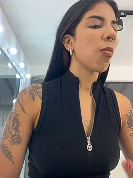 VioletaHills  online show from 07/22/26, 12:30