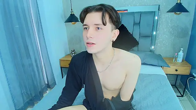 hollannd  online show from 03/30/26, 02:40