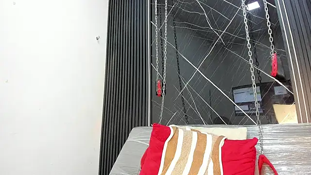 Megan Duskk online show from 04/18/26, 07:58