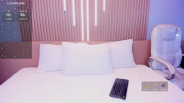 Zoee cute  online show from 04/01/26, 01:23