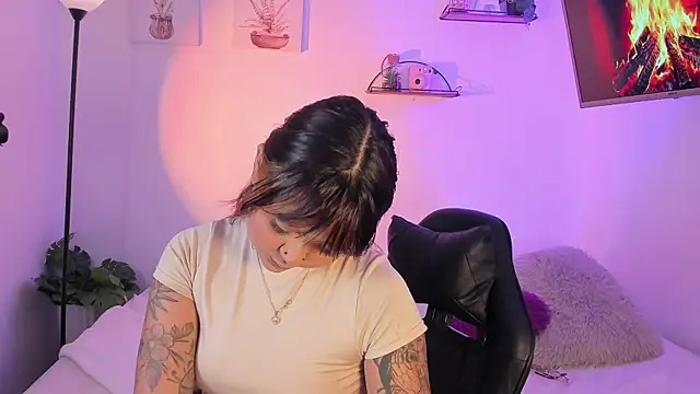 AlaiaRogers online show from 04/16/26, 10:38