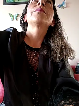 Lucia Rios online show from 04/22/26, 10:33