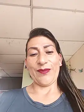 Lucia Rios online show from 06/12/26, 05:01