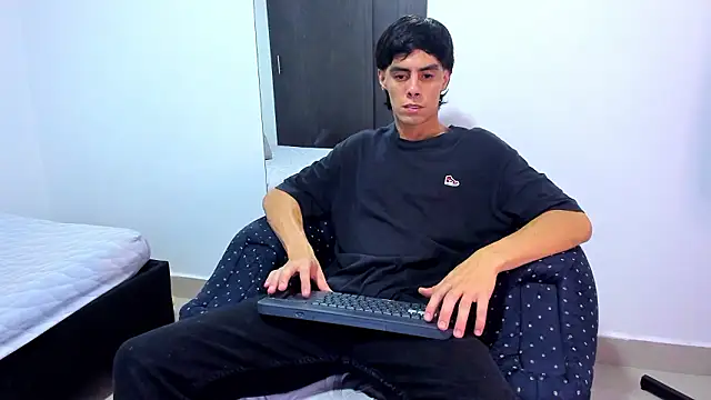 Snapshot of Daniel_Rochax chatting on 03/03/26, 12:22 Daniel Rochax online show from 03/03/26, 12:22