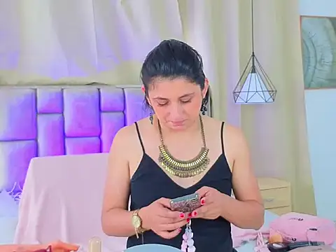 Matildeausten online show from 03/19/26, 07:51