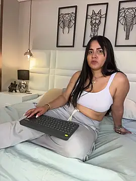 alejandra  garcia online show from 03/29/26, 02:33