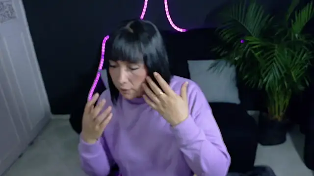 Valeriaa cruz online show from 03/08/26, 12:09