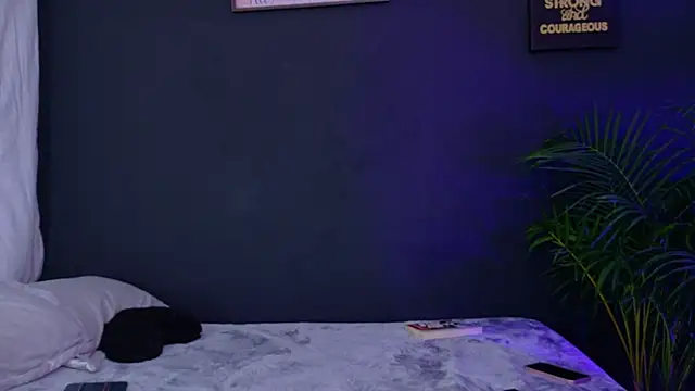 Valeriaa cruz online show from 04/22/26, 12:28