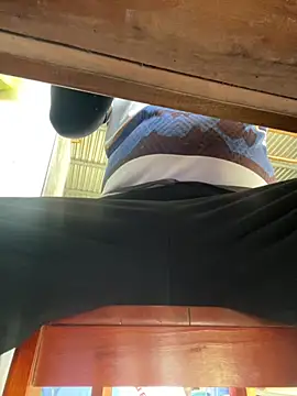 hoang15075 online show from 03/12/26, 12:06