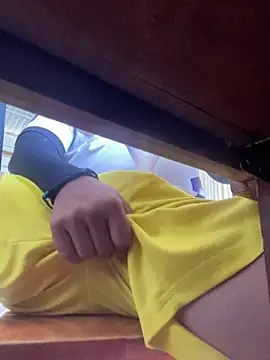 hoang15075 online show from 04/21/26, 02:04