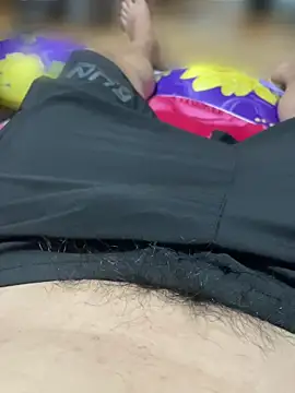 hoang15075 online show from 04/23/26, 03:03